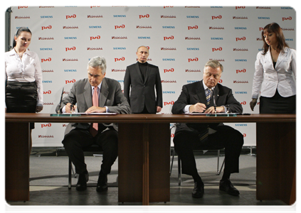 Prime Minister Vladimir Putin during the signing of an agreement between Russian Railways and Siemens|18 november, 2010|18:34