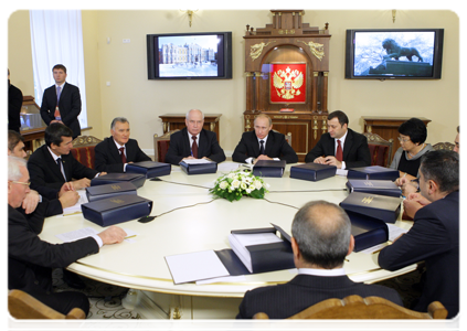 Prime Minister Vladimir Putin attending a limited attendance meeting of CIS delegation heads|19 november, 2010|13:37