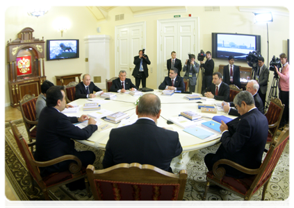 Prime Minister Vladimir Putin during a limited attendance meeting of the EurAsEC Interstate Council|19 november, 2010|16:38