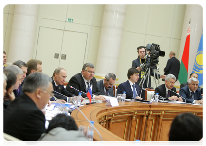 Prime Minister Vladimir Putin at the extended attendance meeting of the EurAsEC Interstate Council|19 november, 2010|17:53