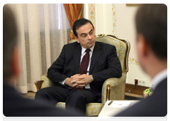 Renault-Nissan alliance CEO Carlos Ghosn meeting with Russian Prime Minister Vladimir Putin|2 november, 2010|16:17