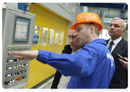 Prime Minister Vladimir Putin visiting the Magnitogorsk’s Interkos-IV Steel and Service Centre|22 november, 2010|16:53