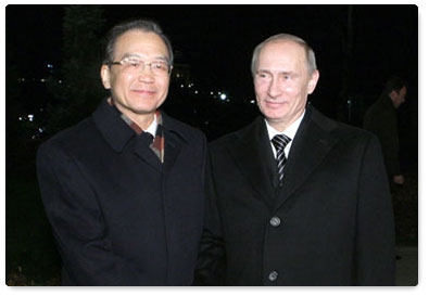 Председатель Правительства Российской Федерации В.В.Путин встретился в Санкт-Петербурге с премьером Госсовета КНР Вэнь Цзябао, прибывшим в Россию с рабочим визитом