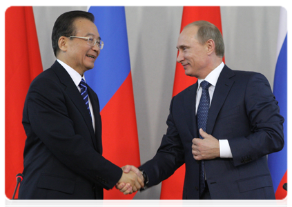 Prime Minister Vladimir Putin and Chinese Premier Wen Jiabao speaking to the media following bilateral talks|23 november, 2010|17:21