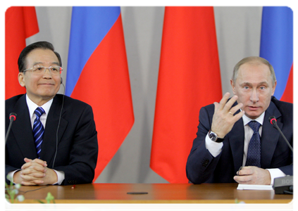 Prime Minister Vladimir Putin and Chinese Premier Wen Jiabao speaking to the media following bilateral talks|23 november, 2010|17:40