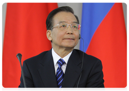 Prime Minister Vladimir Putin and Chinese Premier Wen Jiabao speaking to the media following bilateral talks|23 november, 2010|17:40