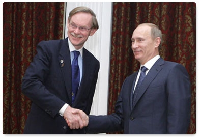 Prime Minister Vladimir Putin meets with World Bank President Robert Zoellick