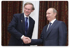 Prime Minister Vladimir Putin meets with World Bank President Robert Zoellick