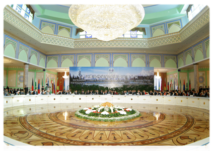 Prime Minister Vladimir Putin at an extended meeting of the SCO Heads of Government Council, also attended by observer state leaders and guests|25 november, 2010|10:21