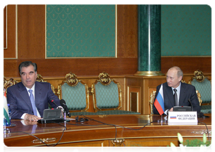 Prime Minister Vladimir Putin at a ceremonial meeting between Shanghai Cooperation Organisation heads of government and President of Tajikistan Emomali Rahmon|25 november, 2010|10:31