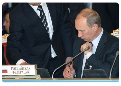 A number of joint documents being signed following a meeting of the SCO heads of government|25 november, 2010|13:23