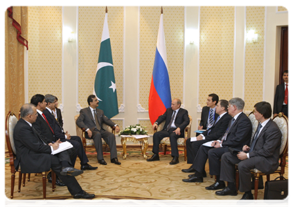 Prime Minister Vladimir Putin with Pakistani Prime Minister Yusuf Raza Gilani|25 november, 2010|14:32