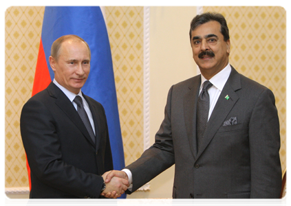 Prime Minister Vladimir Putin with Pakistani Prime Minister Yusuf Raza Gilani|25 november, 2010|14:33