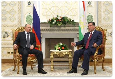 Prime Minister Vladimir Putin meets with the President of the Republic of Tajikistan Emomali Rahmon