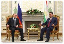 Prime Minister Vladimir Putin meets with the President of the Republic of Tajikistan Emomali Rahmon