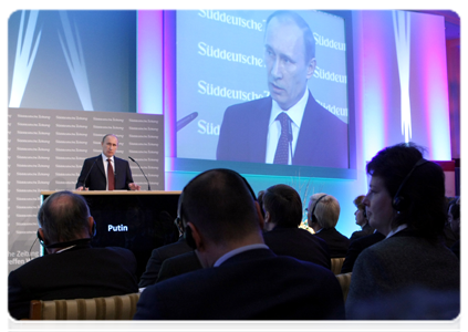 Prime Minister Vladimir Putin at the 4th annual economic forum of CEOs and top managers of leading German companies during a working visit to the Federal Republic of Germany|26 november, 2010|15:36