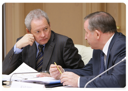 Minister of Regional Development Viktor Basargin and Governor of the Altai Territory Alexander Karlin at the conference on the financial support for the agricultural sector in 2010|29 november, 2010|16:42