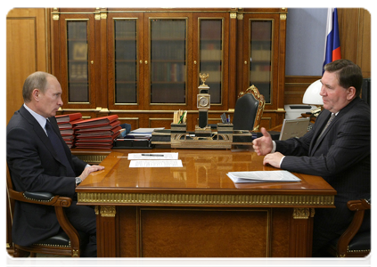 Prime Minister Vladimir Putin meeting with Kursk Region Governor Alexander Mikhailov|29 november, 2010|19:05