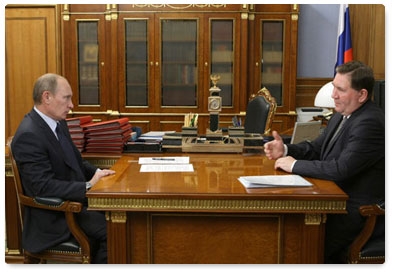 Prime Minister Vladimir Putin meets with Kursk Region Governor Alexander Mikhailov