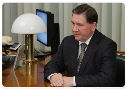 Kursk Region Governor Alexander Mikhailov at a meeting with Prime Minister Vladimir Putin|29 november, 2010|19:05