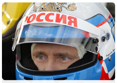 Председатель Правительства Российской Федерации В.В.Путин опробовал болид «Формулы-1»|7 ноября, 2010|14:55