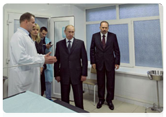 Prime Minister Vladimir Putin visiting a regional hospital during a working trip to Ivanovo|9 november, 2010|17:03