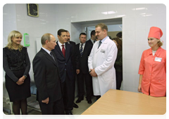 Prime Minister Vladimir Putin visiting a regional hospital during a working trip to Ivanovo|9 november, 2010|17:03