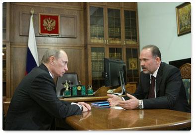 Prime Minister Vladimir Putin meets with Governor of Ivanovo Region Mikhail Men