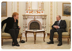 Prime Minister Vladimir Putin at a meeting with Finnish President Tarja Halonen|9 november, 2010|21:11