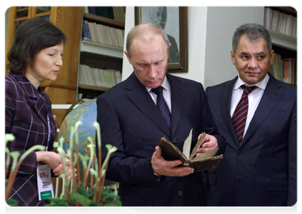 Prime Minister Vladimir Putin visiting the headquarters of the Russian Geographical Society|11 december, 2010|16:27