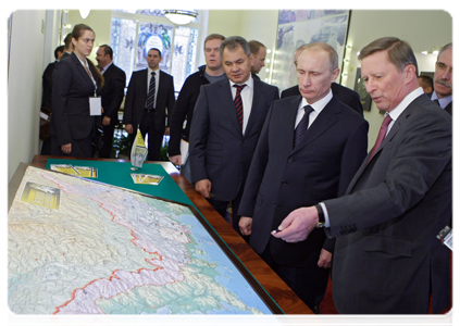 Prime Minister Vladimir Putin visiting the headquarters of the Russian Geographical Society|11 december, 2010|16:15