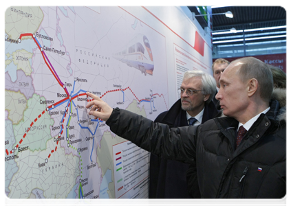 Prime Minister Vladimir Putin and Finnish President Tarja Halonen upon arriving in St Petersburg on the new Allegro high-speed train|12 december, 2010|18:51