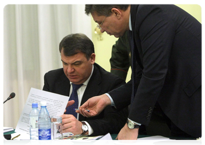 Minister of Defence Anatoly Serdyukov at a meeting in Severodvinsk on drafting the state arms programme for 2011–2020|13 december, 2010|20:30