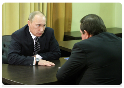 Prime Minister Vladimir Putin meeting with Arkhangelsk Region Governor Ilya Mikhalchuk|13 december, 2010|21:58