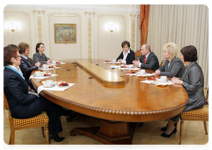 Prime Minister Vladimir Putin meeting with activists from the Union of Russian Women public organisation|15 december, 2010|08:00