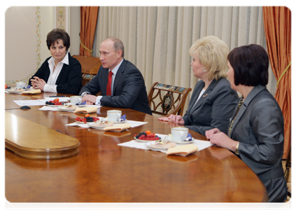 Prime Minister Vladimir Putin meeting with activists from the Union of Russian Women public organisation|15 december, 2010|07:50