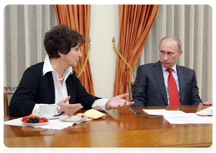 Prime Minister Vladimir Putin meeting with activists from the Union of Russian Women public organisation|15 december, 2010|07:50