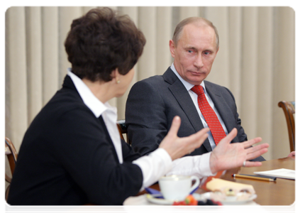 Prime Minister Vladimir Putin meeting with activists from the Union of Russian Women public organisation|15 december, 2010|07:50