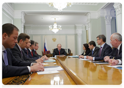 Prime Minister Vladimir Putin at a meeting on Izhavto plant development|17 december, 2010|16:05