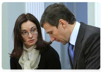 Economic Development Minister Elvira Nabiullina and Deputy Industry and Trade Minister Andrei Dementyev at a meeting on Izhavto plant development|17 december, 2010|16:13