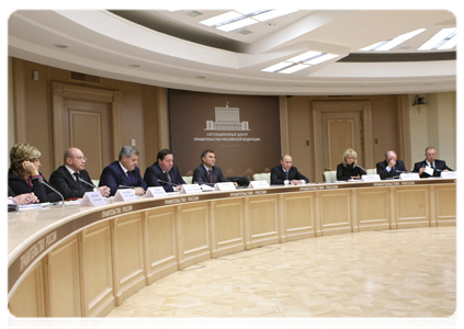 Prime Minister Vladimir Putin chairing a video conference to discuss the modernisation of regional healthcare systems in the Northwestern Federal District for 2011-2012|2 december, 2010|17:53