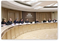 Prime Minister Vladimir Putin holds a video conference to discuss the modernisation of regional healthcare systems in the Northwestern Federal District for 2011-2012