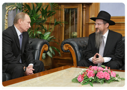 Prime Minister Vladimir Putin at a meeting with Russia's Chief Rabbi Berl Lazar|2 december, 2010|20:42