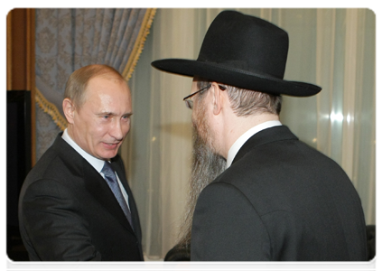 Prime Minister Vladimir Putin at a meeting with Russia's Chief Rabbi Berl Lazar|2 december, 2010|20:46