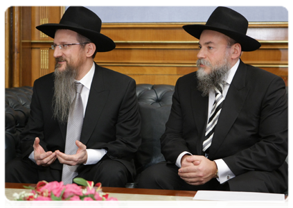 Russia's Chief Rabbi Berl Lazar at a meeting with Prime Minister Vladimir Putin|2 december, 2010|21:01