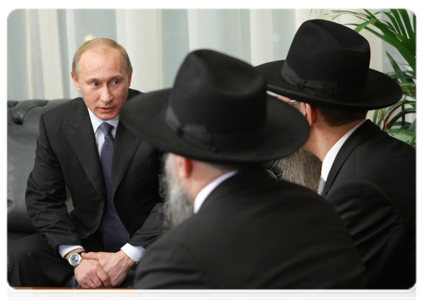 Prime Minister Vladimir Putin at a meeting with Russia's Chief Rabbi Berl Lazar|2 december, 2010|21:17