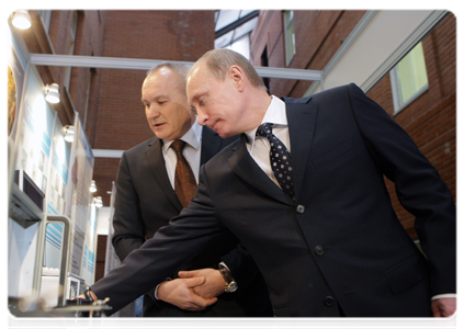 Prime Minister Vladimir Putin visiting the Zelenograd Innovation and Technology Centre, where he familiarises himself with a variety of projects and studies in the fields of medicine, the humanities and energy efficiency|20 december, 2010|16:31