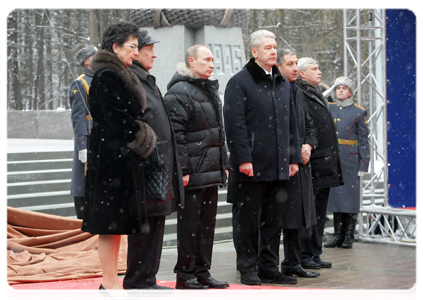 Prime Minister Vladimir Putin during the unveiling of a WWII monument in Moscow’s Poklonnaya Gora memorial park|21 december, 2010|15:16