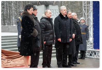 Prime Minister Vladimir Putin attends the unveiling of a WWII monument in Moscow’s Poklonnaya Gora memorial park