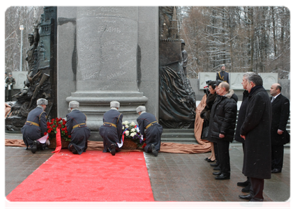 Prime Minister Vladimir Putin during the unveiling of a WWII monument in Moscow’s Poklonnaya Gora memorial park|21 december, 2010|15:16